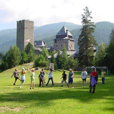 Hostel Burg Finstergrun Ramingstein Exterior foto